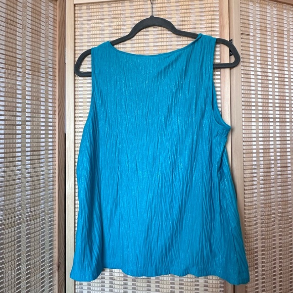 Turquoise Textured Ruffle-Front Sleeveless Tank Top - Picture 3 of 9